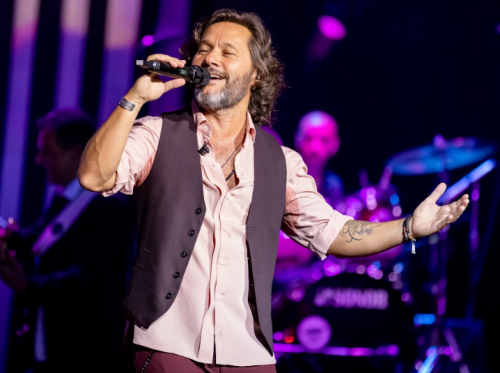 Diego Torres celebrated his 30-year career with more than 25,000 people
