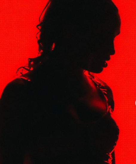 Lali ends the year with pure “Motiveishon”…