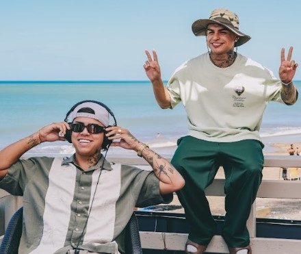 The t and m make everything tremble with “summer love”