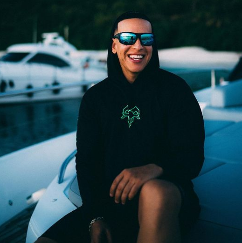 Daddy Yankee presents the music video for “Pasatiempo” with Myke Towers