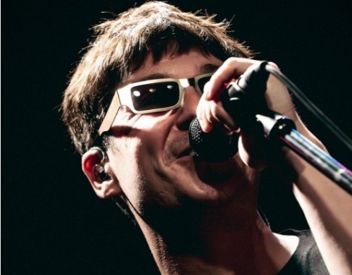 Santi Celli presented “3D”, his new album, with an intimate and magical show