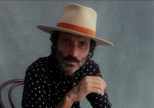 Leiva presents “Giant”, his sixth studio album