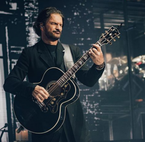 Ricardo Arjona had a bad time in Italy
