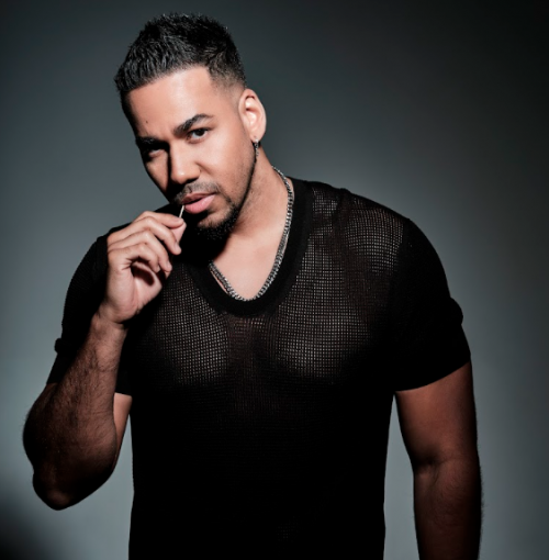 Romeo Santos presents the music video for “Solo Conmigo”