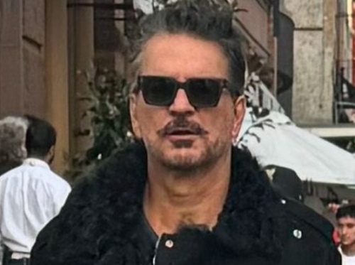 Ricardo Arjona was moved by an Argentinian fan and gave him a huge surprise