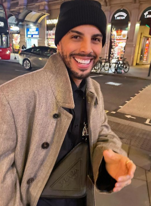 Rauw Alejandro created the video for “Museum” with a surprise