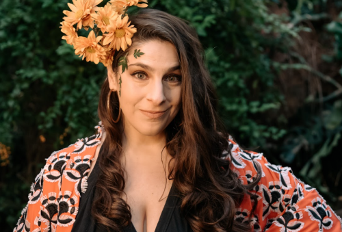 Vane Butera takes the stage hand in hand with “Mucho”
