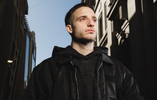 Wos gives in to the clutches of “Morfeo”, his new song