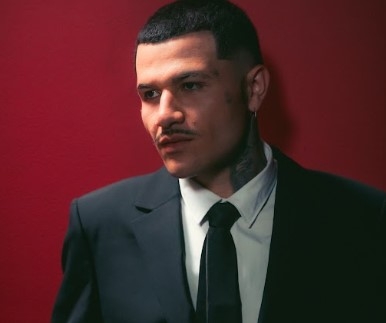 Kapo makes a declaration of love with the first of “Korazong”