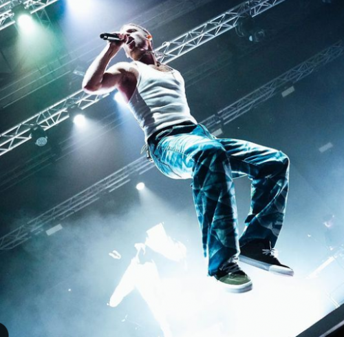 Wos presented unreleased material from his shows at the Argentinos stadium Wos presented unreleased material from his shows at the Argentinos stadium