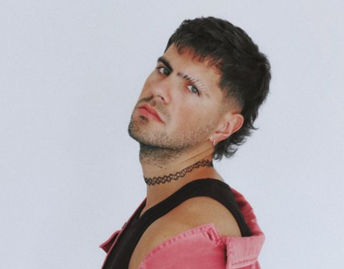 Rombai goes to the party and warns: “Forget me”…