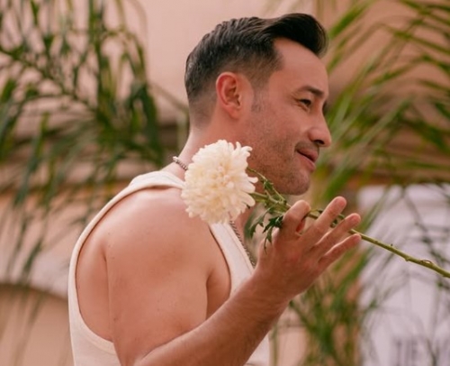 Luciano Pereyra presents “I ask you for a favor”, his new single