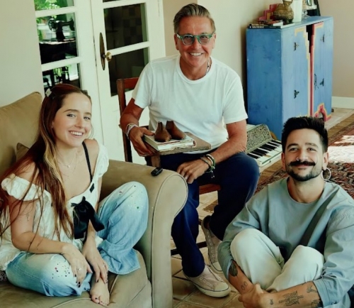 Ricardo Montaner, Camilo and Evaluna presented the video of “If I had to choose”