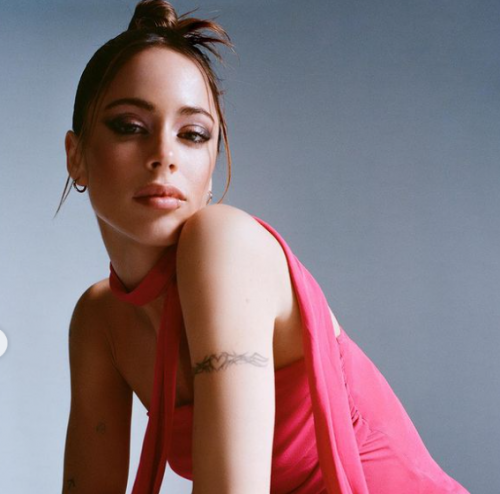 Tini created the video for “Las Jordans”, with a very special surprise…