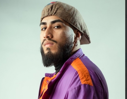 Agustin Gabriel does a “Night Walk” for his new album
