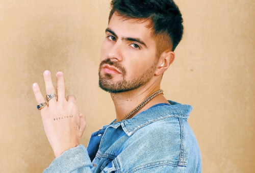 Rombai lights up in summer with the premiere of “Cumbia Cheta”