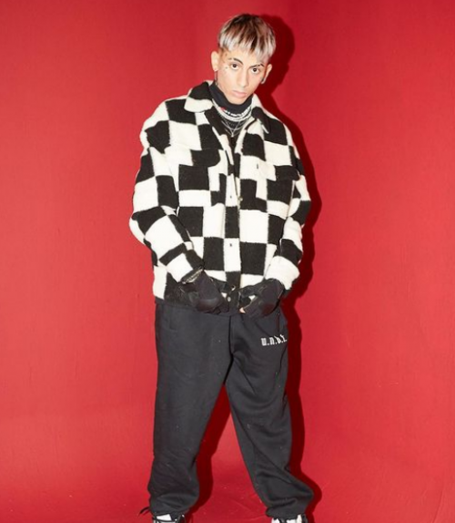Khea gave himself a great birthday present: he released “Young Flex”, his new single