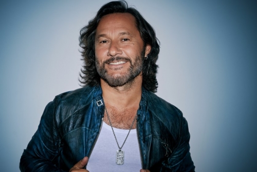 Diego Torres presents his new song and invites you to “Leave It All Out”
