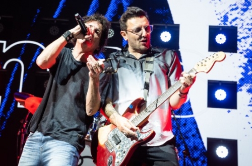 No Te Va Gustar shined at the first of four sold-out shows at the Arena