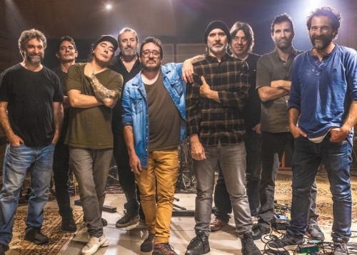 La Vela Puerca presents “Vivo A Contraluz (2004 – 2024)”, 20 years after the album that changed their lives