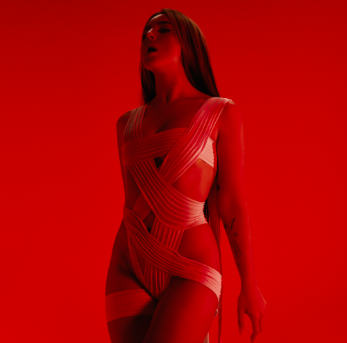 Lola Indigo presents “La Santa”, her new single