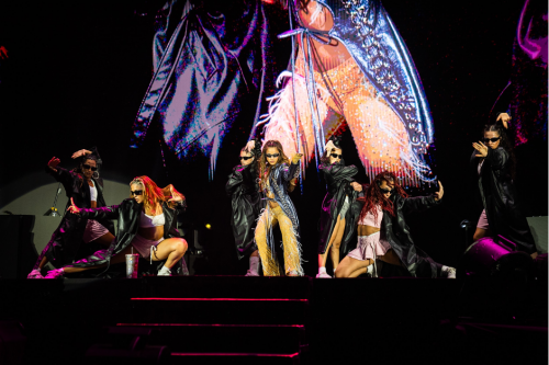 Emilia gave her first show of the year in Argentina with very special guests