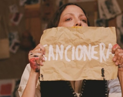 Natalia Lafourcade Pise Strong with the first of “Songbook”