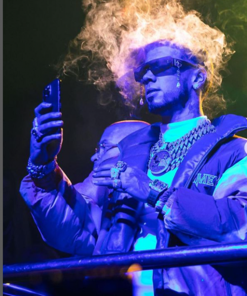 Anuel AA surprised by announcing that he will give 70 thousand dollars Anuel AA surprised by announcing that he will give 70 thousand dollars
