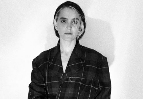 Manuela de Las Casas presents her new single: “The body is shaking”