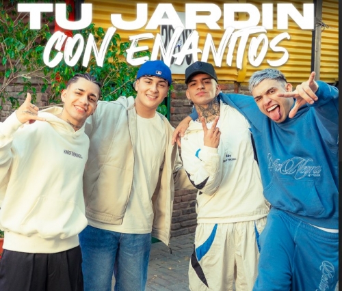 Roze Langes “Your garden with danitos” next to Valen Vargas and Max Carra