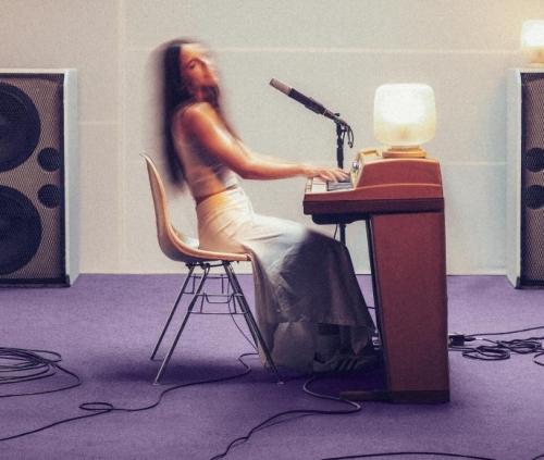 Debi Nova presents his new album and warns “Everything can become a song” …