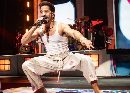 Camilo reaches with his tribe in two big nights in the sand