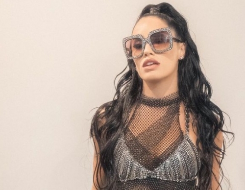 Lali breaks with “Mil Horas”, the classic by Los Abuelos de la Nada