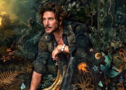 Manuel Carrasco invites everyone to his “Wild People II” …