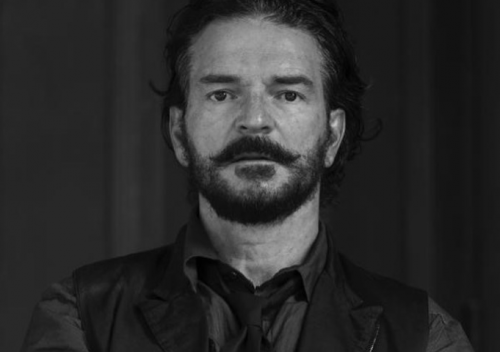 Ricardo Arjona announced his retirement from the stage
