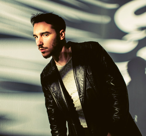 Juku Ares presents “Quemarropa”, his long-awaited second album.