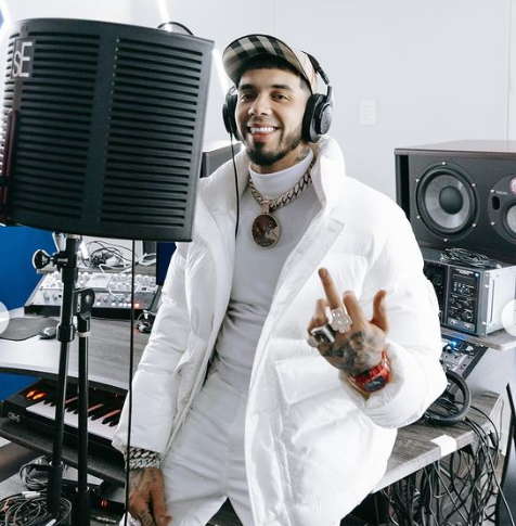 Anuel AA presented a new single and replied to Karol G