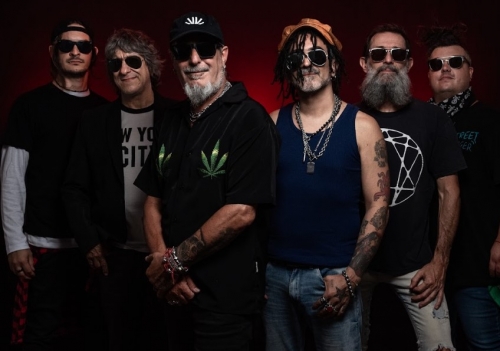 Kapanga launches “the Crudita” with the Caligaris and the bizarre
