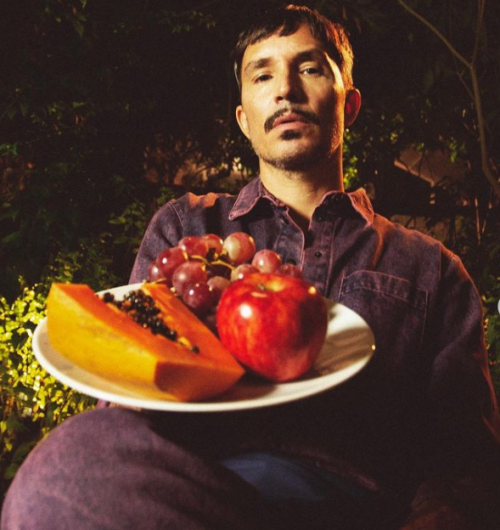 Emmanuel Horvilleur encouraged to barter in love with “I would give you”