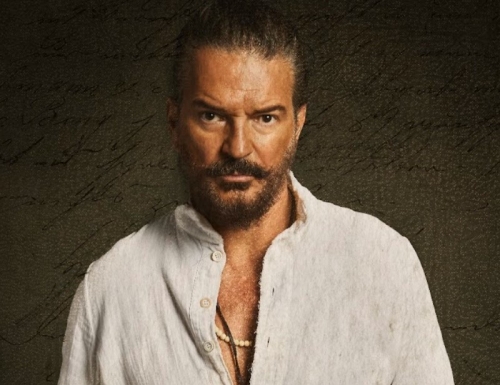 Ricardo Arjona announced his return and the release of “Seco”, his new album