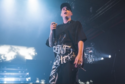 Acru said goodbye to the year with his show “I was there” and broke it