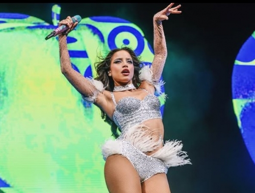 Emilia broke it in Punta del Este and started thinking about Mar del Plata