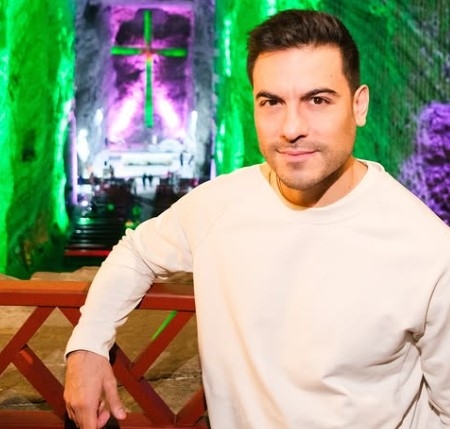 Carlos Rivera presents “someone” and excites mariachis and tradition
