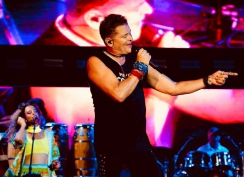 Carlos Vives paid tribute to Puerto Rico with a very special show
