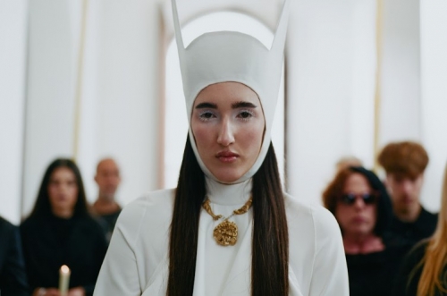 Judeline presents “Inri”, the new hit of the Spanish avant-garde