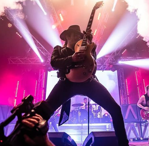 Airbag presents the music video for “Volver a Casa”, their latest single