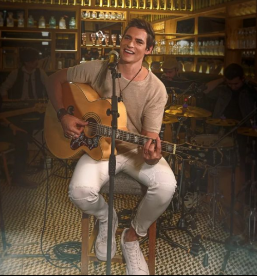 Carlos Baute and “El Regalo” for his fans for Valentine’s Day
