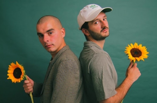 Friend of Artists presents his new single and video: “For you”