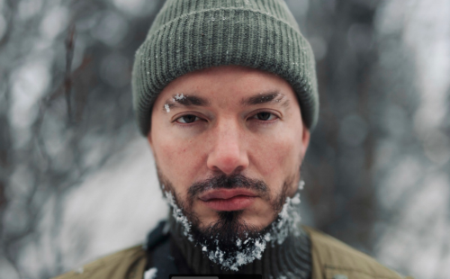 J Balvin returns to reggaeton with “Amigos”