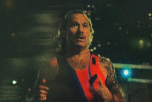 Diego Torres gets carried away by his “intuition” in his new video